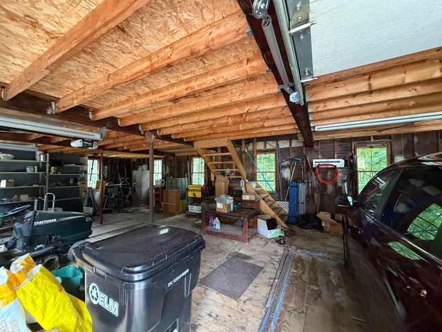 226 Amesbury Road, Kensington, NH 03833