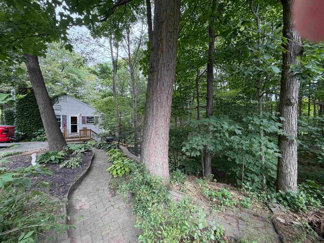 226 Amesbury Road, Kensington, NH 03833