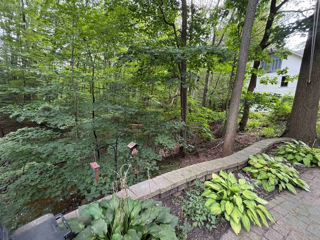 226 Amesbury Road, Kensington, NH 03833