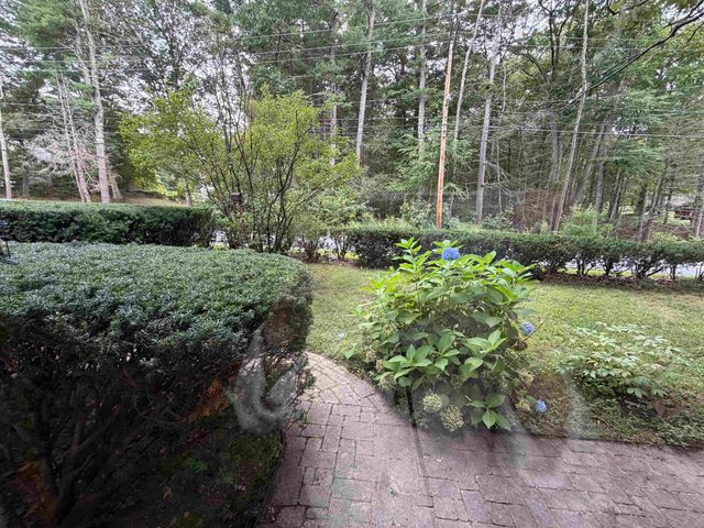 226 Amesbury Road, Kensington, NH 03833