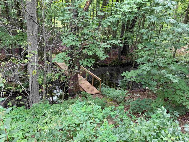 226 Amesbury Road, Kensington, NH 03833