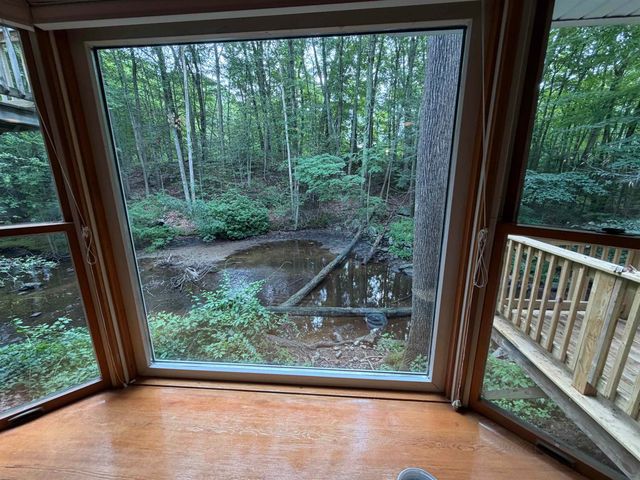 226 Amesbury Road, Kensington, NH 03833