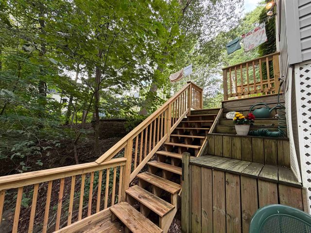 226 Amesbury Road, Kensington, NH 03833