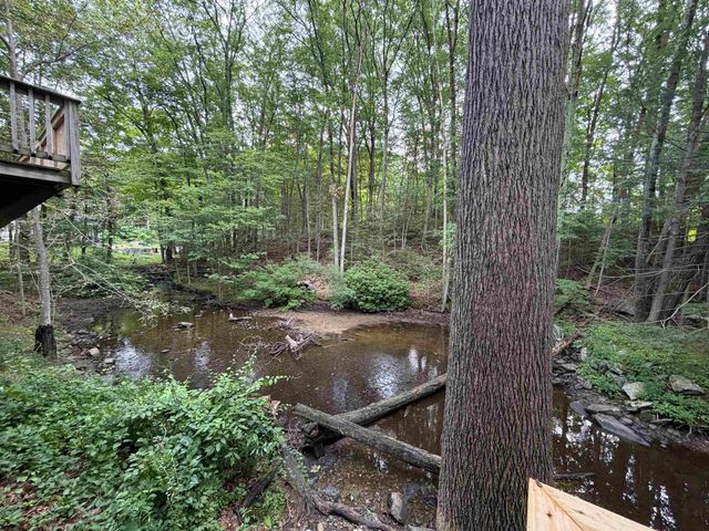 226 Amesbury Road, Kensington, NH 03833