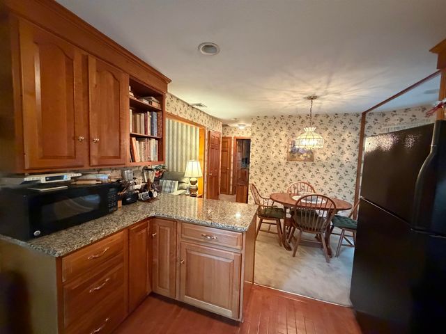 226 Amesbury Road, Kensington, NH 03833