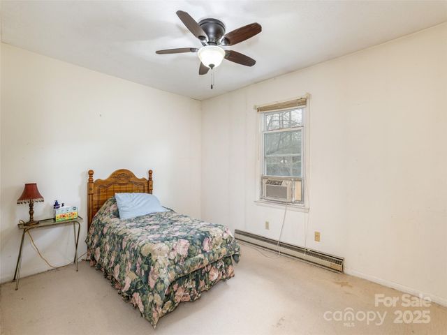 21 W Chapel Road, Asheville, NC 28803