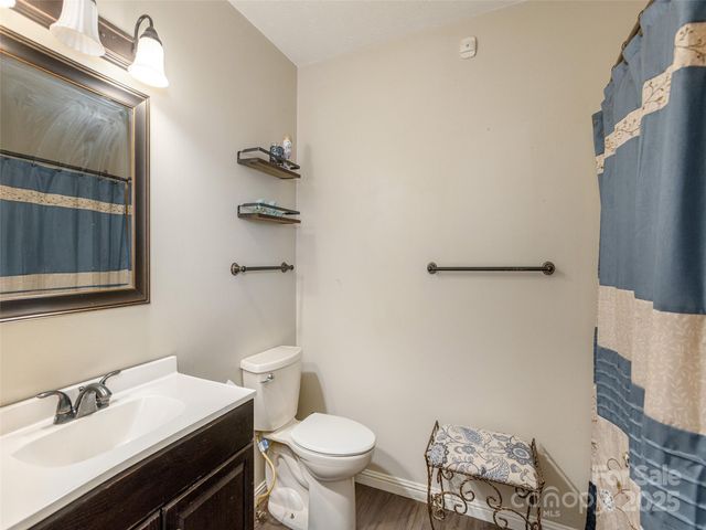 21 W Chapel Road, Asheville, NC 28803