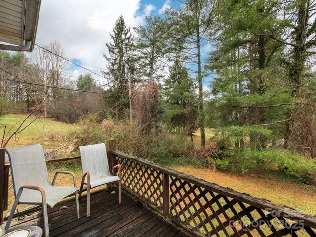 21 W Chapel Road, Asheville, NC 28803