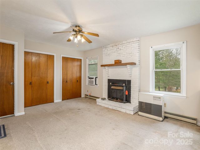 21 W Chapel Road, Asheville, NC 28803
