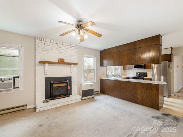 21 W Chapel Road, Asheville, NC 28803