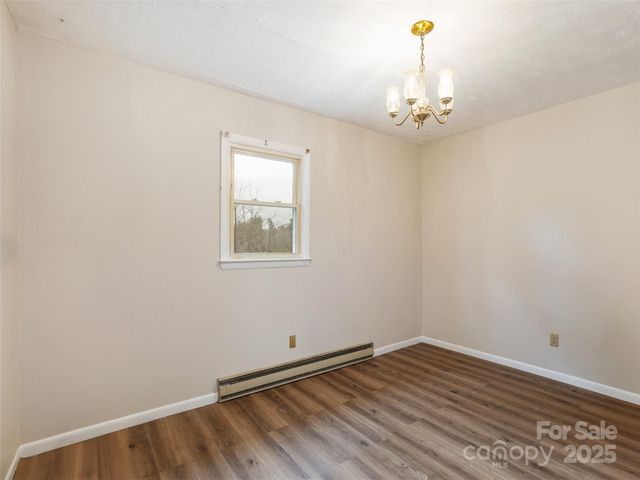 21 W Chapel Road, Asheville, NC 28803