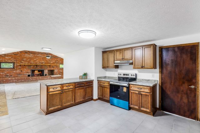 239 Wayne Threatt Rd, Dover, TN 37058