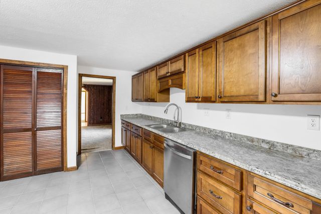 239 Wayne Threatt Rd, Dover, TN 37058