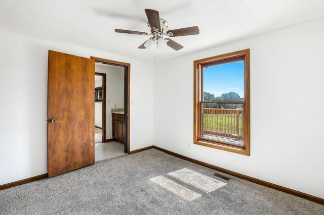 239 Wayne Threatt Rd, Dover, TN 37058