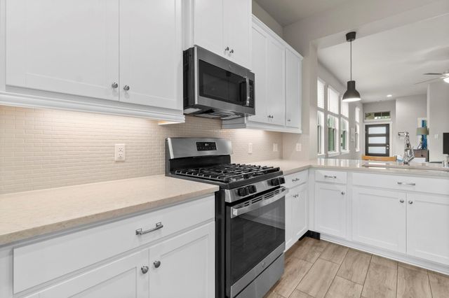 248 Crest Edge Street, Montgomery, TX 77316