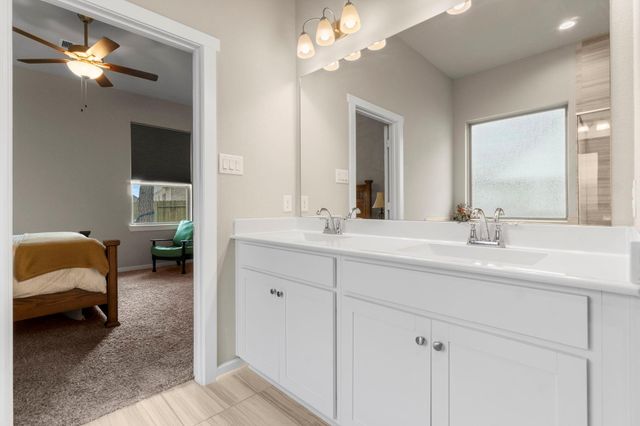 248 Crest Edge Street, Montgomery, TX 77316