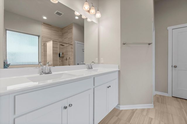 248 Crest Edge Street, Montgomery, TX 77316