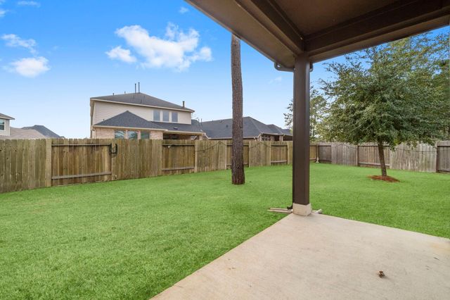 248 Crest Edge Street, Montgomery, TX 77316
