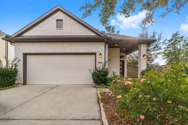 248 Crest Edge Street, Montgomery, TX 77316