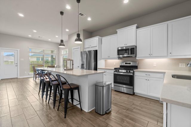 248 Crest Edge Street, Montgomery, TX 77316