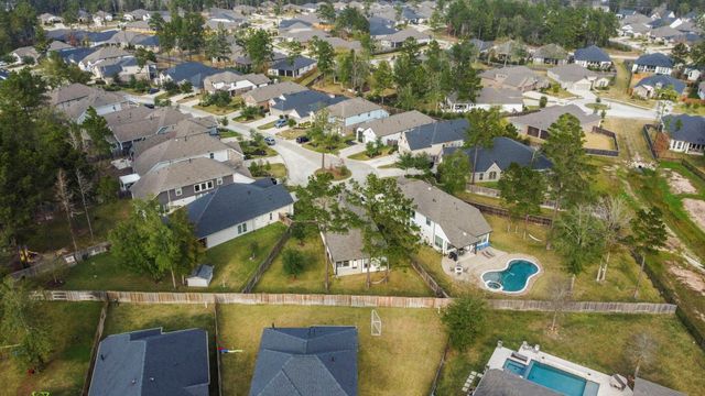 248 Crest Edge Street, Montgomery, TX 77316