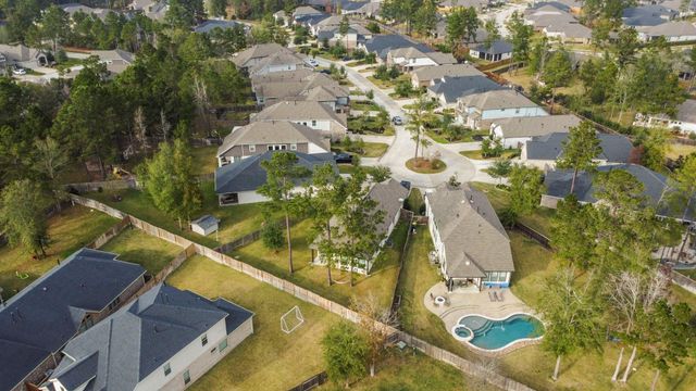 248 Crest Edge Street, Montgomery, TX 77316