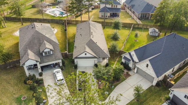 248 Crest Edge Street, Montgomery, TX 77316