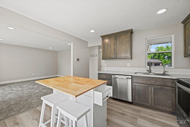 702 18th Ave. N, Nampa, ID 83687