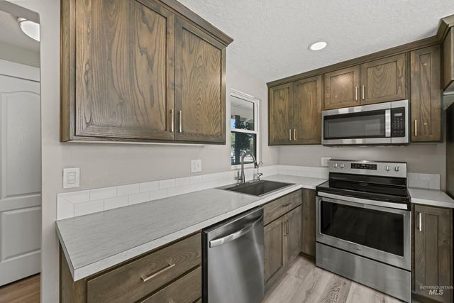 702 18th Ave. N, Nampa, ID 83687