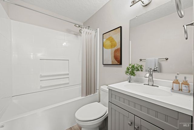 702 18th Ave. N, Nampa, ID 83687