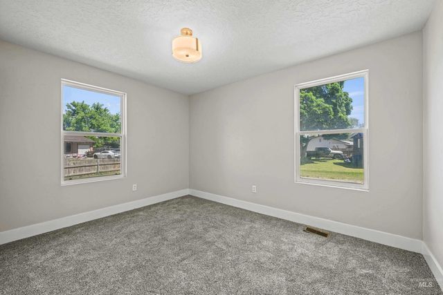 702 18th Ave. N, Nampa, ID 83687