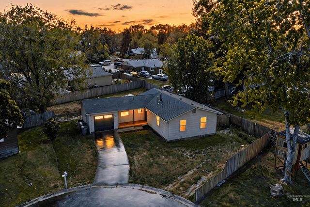 702 18th Ave. N, Nampa, ID 83687