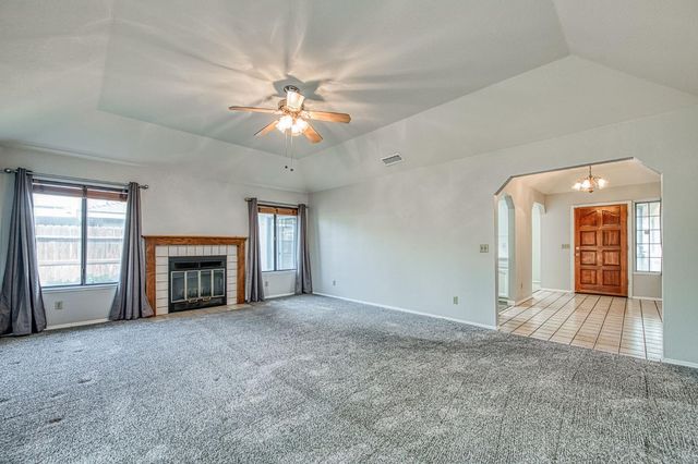 1495 Purvis Avenue, Clovis, CA 93611