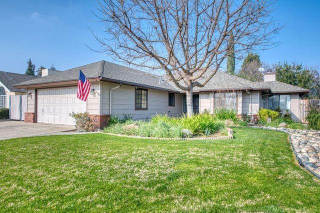 1495 Purvis Avenue, Clovis, CA 93611