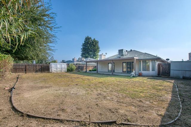 1495 Purvis Avenue, Clovis, CA 93611