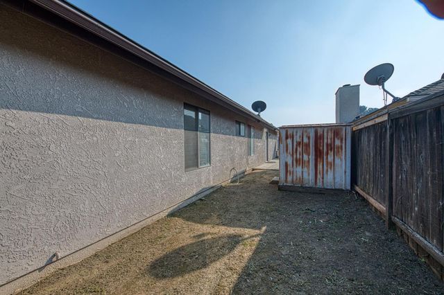 1495 Purvis Avenue, Clovis, CA 93611