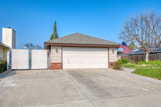 1495 Purvis Avenue, Clovis, CA 93611