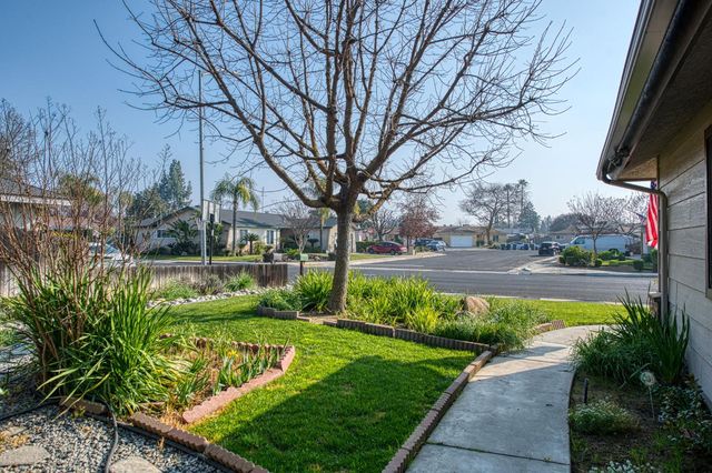 1495 Purvis Avenue, Clovis, CA 93611