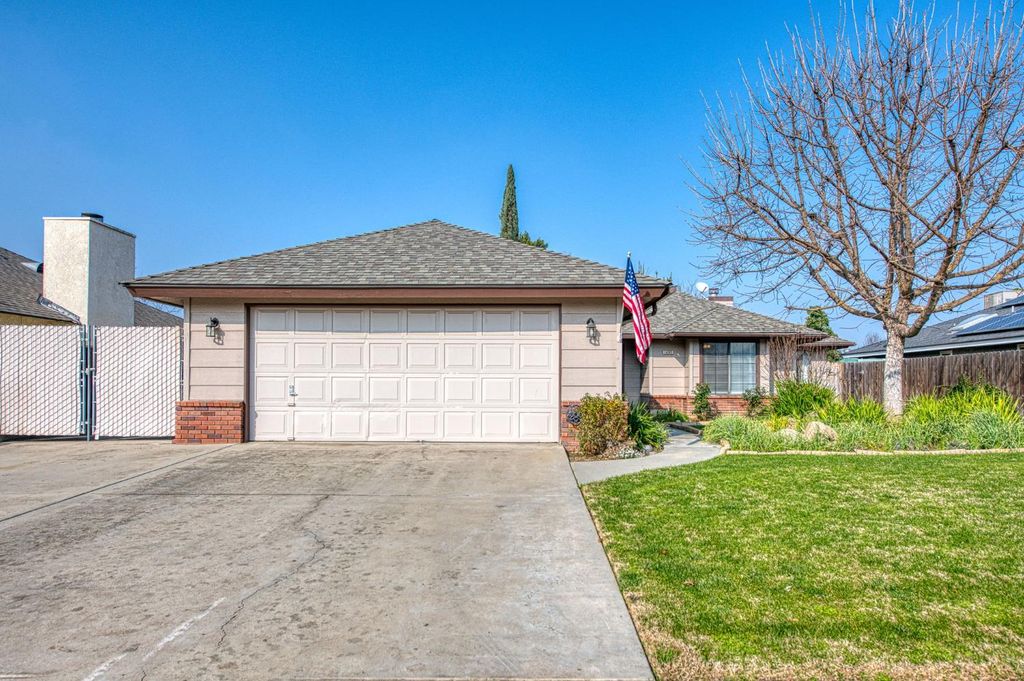 1495 Purvis Avenue, Clovis, CA 93611