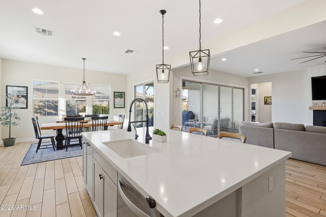 3716 E APPALOOSA Road, Gilbert, AZ 85296