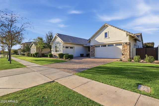 3716 E APPALOOSA Road, Gilbert, AZ 85296