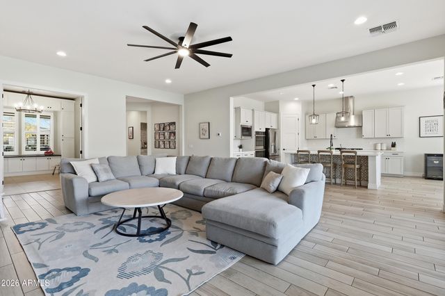 3716 E APPALOOSA Road, Gilbert, AZ 85296