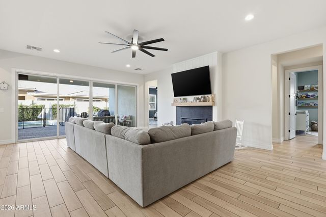 3716 E APPALOOSA Road, Gilbert, AZ 85296