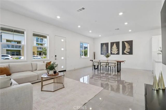 337 Abacus, Irvine, CA 92618