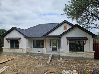 664 Luehlfing Drive, Canyon Lake, TX 78133