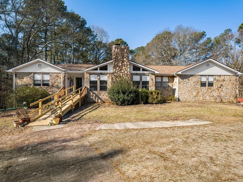 3125 Rosebud Road, Loganville, GA 30052