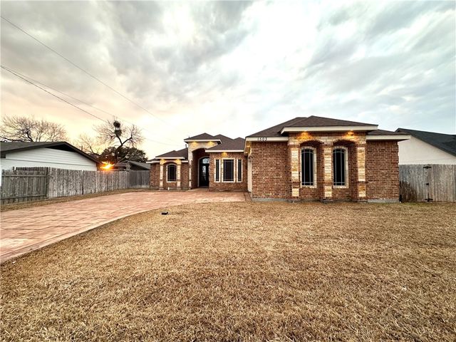 1503 Lewis St, Kingsville, TX 78363