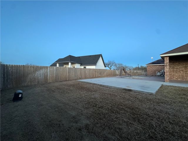 1503 Lewis St, Kingsville, TX 78363