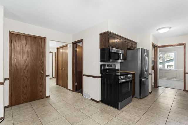 18520 Hoffman AVENUE, Brookfield, WI 53045