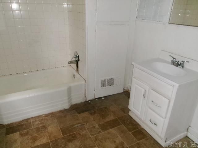 1348 E Jackson Avenue, Monticello, AR 71655